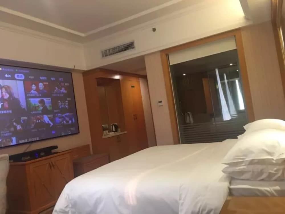 Шэньчжэнь: Vienna Hotel Shenzhen Gongming Nanhuan Road