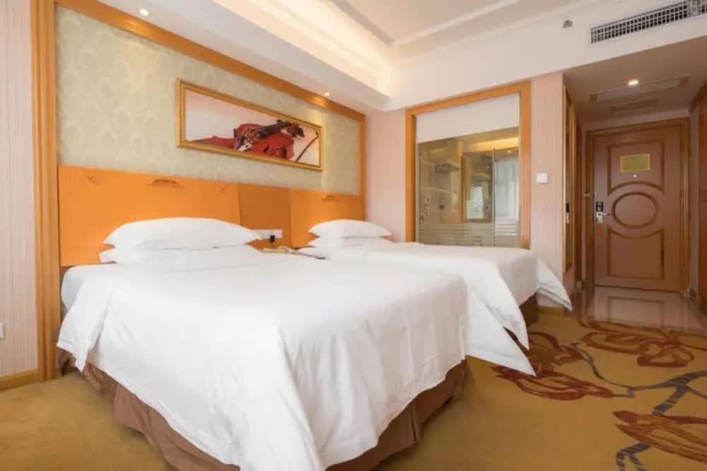 Шэньчжэнь: Vienna Hotel Shenzhen Gongming Nanhuan Road