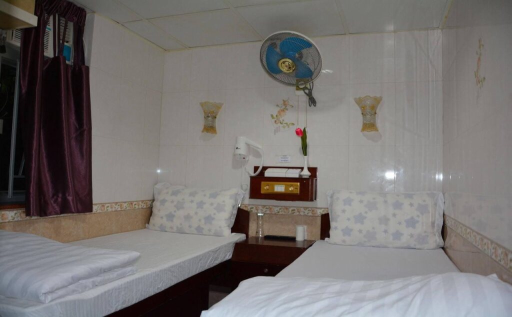 Гонконг: Everest Hostel