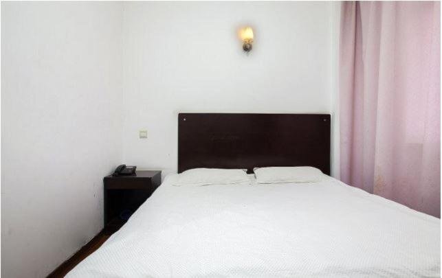 Шанхай: Meijia Holiday Inn