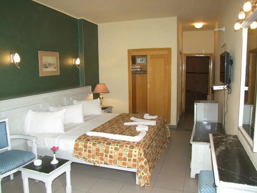 Каир: Mövenpick MS Royal Lotus