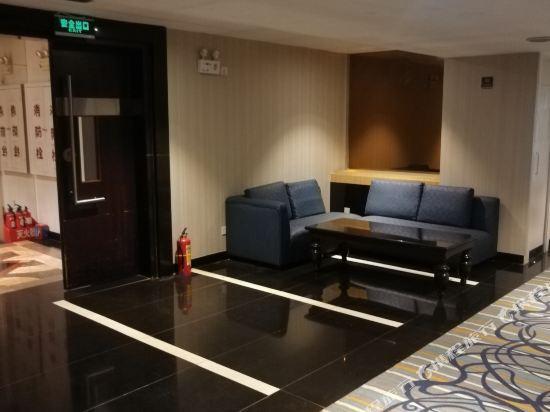 Гуанчжоу: Super 8 by Wyndham Guangzhou Panyu Qiao Yi Fa Walking Street