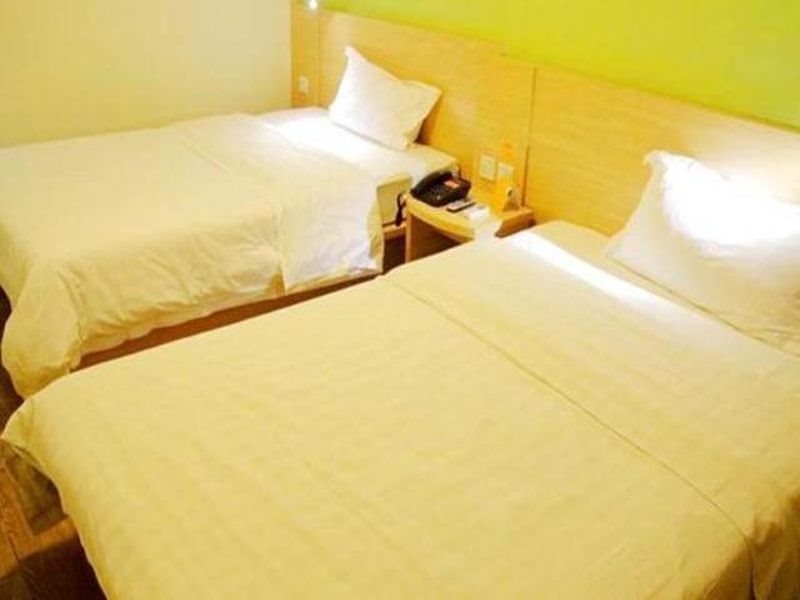 Циндао: Qingdao 7 Days Inn