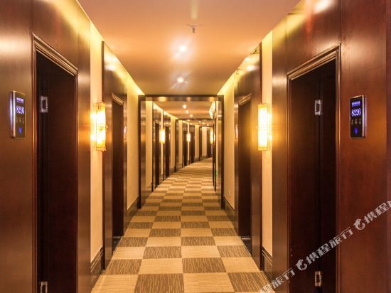 Shimao Holiday Hotel — фото 1