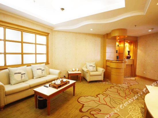 Уси: Jinhu Hotel