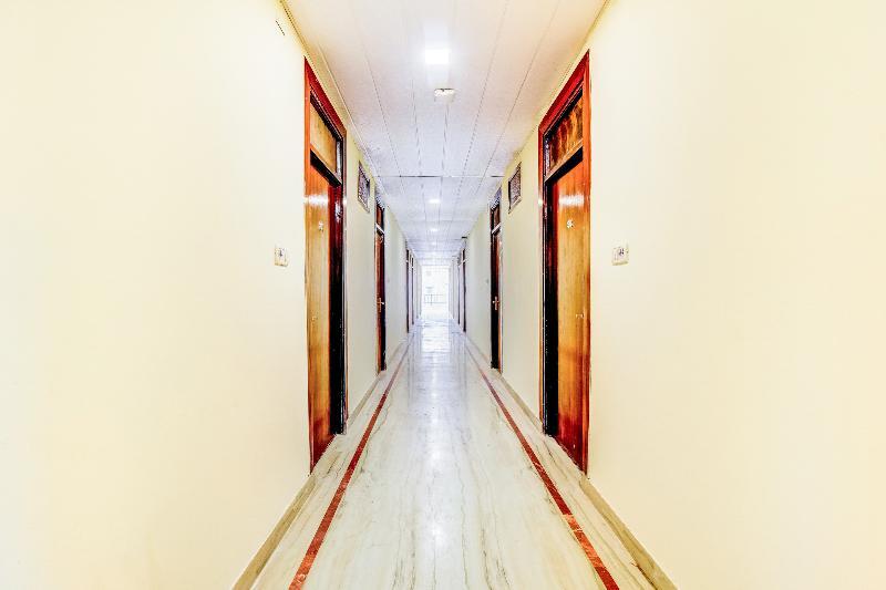 Нью-Дели: Vishwakarma Palace by OYO Rooms