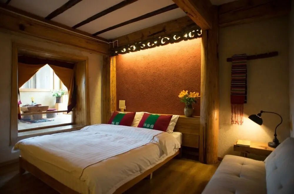 Шангри-Ла: Tibetan-style Courtyard Hotel