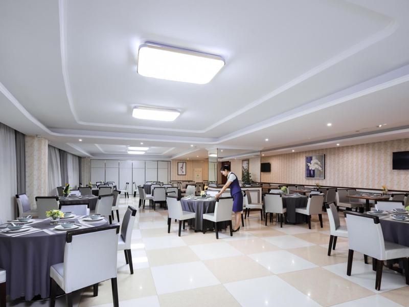 Наньчан: Vienna International Hotel Nanchang Xinjian Center