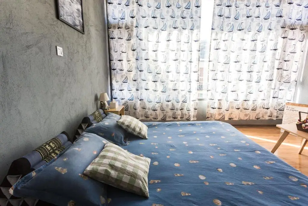 Дали: 1984Relax hostel