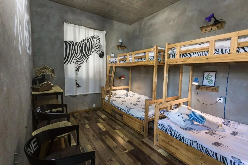Дали: 1984Relax hostel