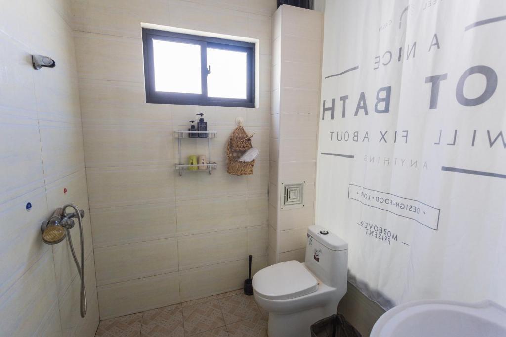 Дали: 1984Relax hostel