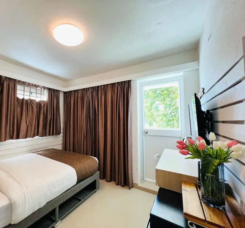 Гонконг: Bayshore Inn