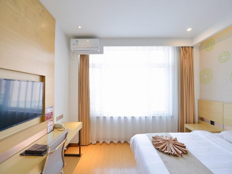 Далянь: GreenTree Inn Dalian North Railway Station Express