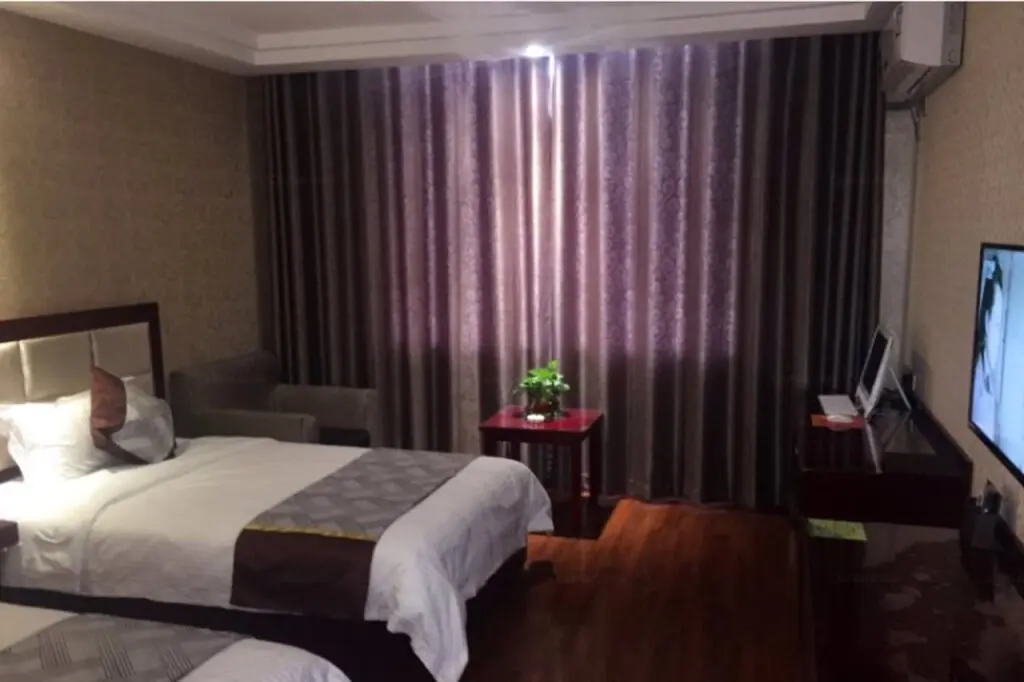Цзюцюань: GreenTree Inn Gansu Jiuquan Guazhou Zhangzhi Park Express Hotel
