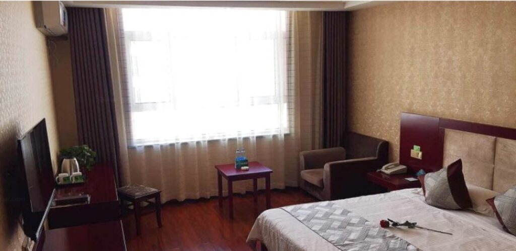 Цзюцюань: GreenTree Inn Gansu Jiuquan Guazhou Zhangzhi Park Express Hotel