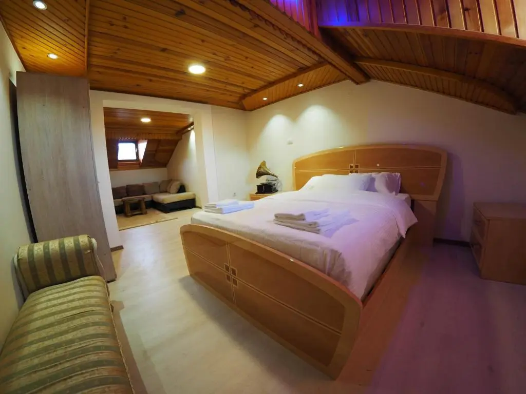 Плевля: Guest house DON-lux