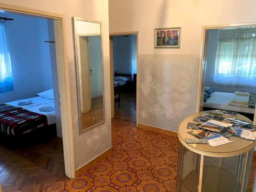 Цетине: Hostel Holiday Cetinje