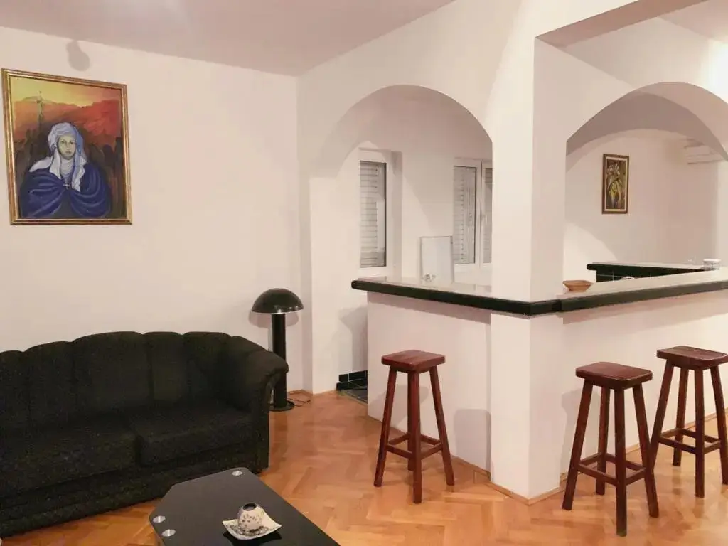 Цетине: Hostel Holiday Cetinje