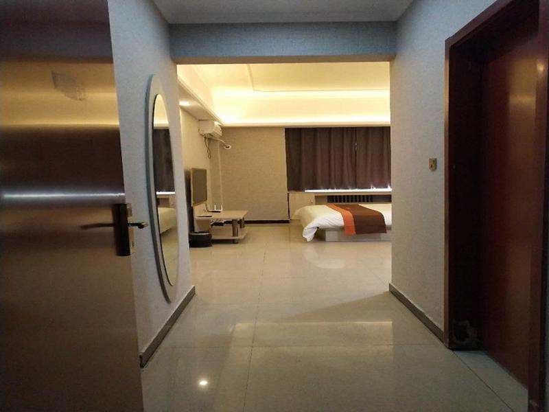 Аньян: Jun Hotel Henan Anyang Wenfeng District Wenfeng Avenue Yingbin Park