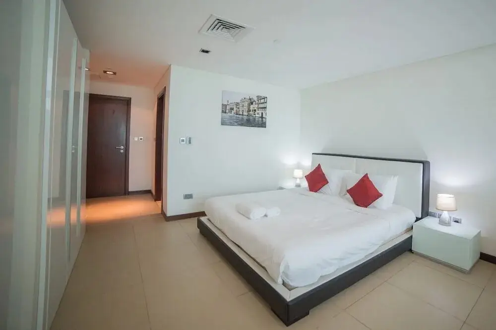 Дубай: Liberty House by New Arabian Holiday Homes