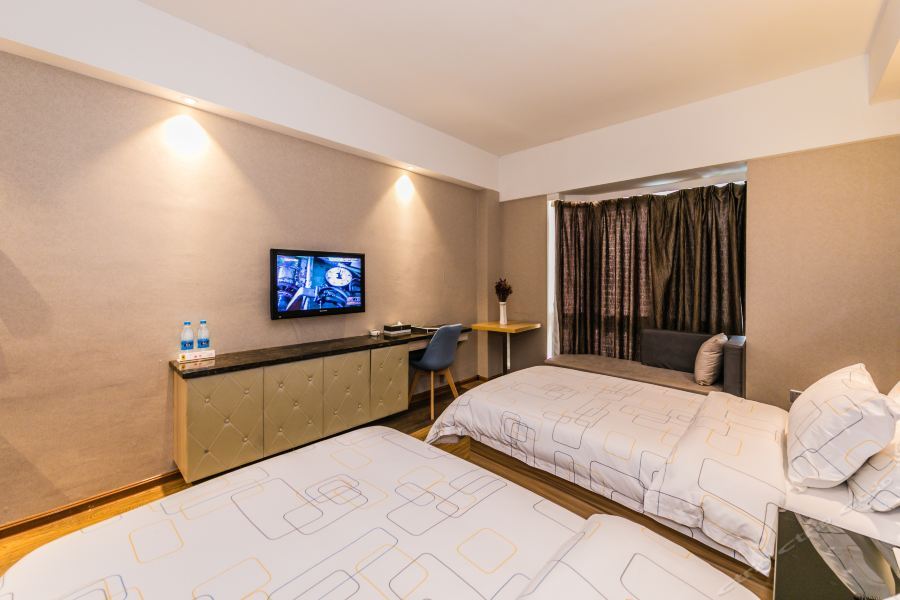 Фучжоу: Jinyue Express Hotel(Fuzhou Paiwei)