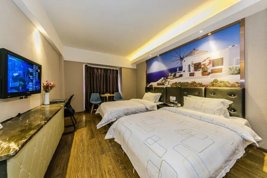 Фучжоу: Jinyue Express Hotel(Fuzhou Paiwei)
