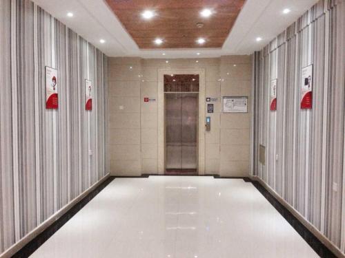 Ичунь: JUNYI Hotel Jiangxi Yichun Fengcheng People's Hosipital Xinglin Community
