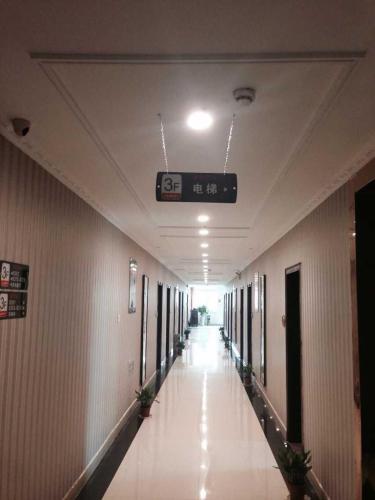 Ичунь: JUNYI Hotel Jiangxi Yichun Fengcheng People's Hosipital Xinglin Community