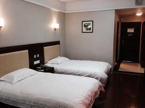 Ичунь: JUNYI Hotel Jiangxi Yichun Fengcheng People's Hosipital Xinglin Community