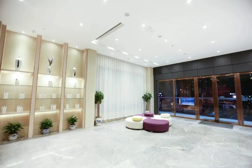 Цзиндэчжэнь: Lavande Hotels Jingdezhen Taoxichuan Creative Square