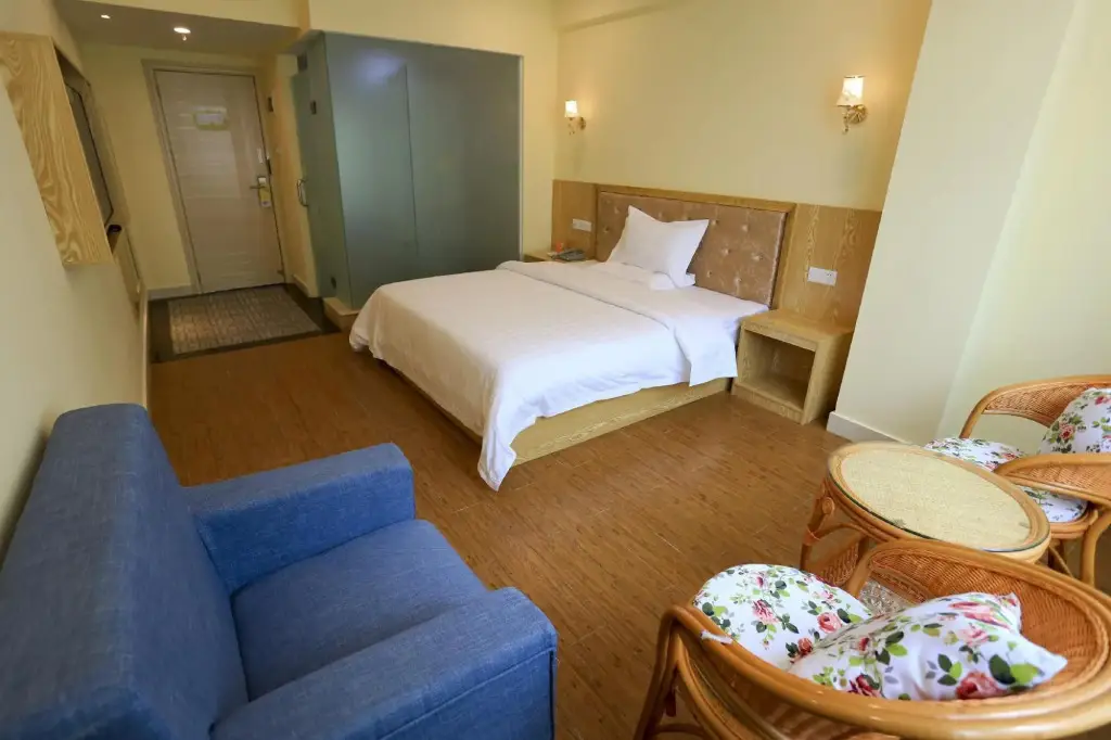 Санья: 7 Days Inn Sanya Yalong Bay Scenic Area