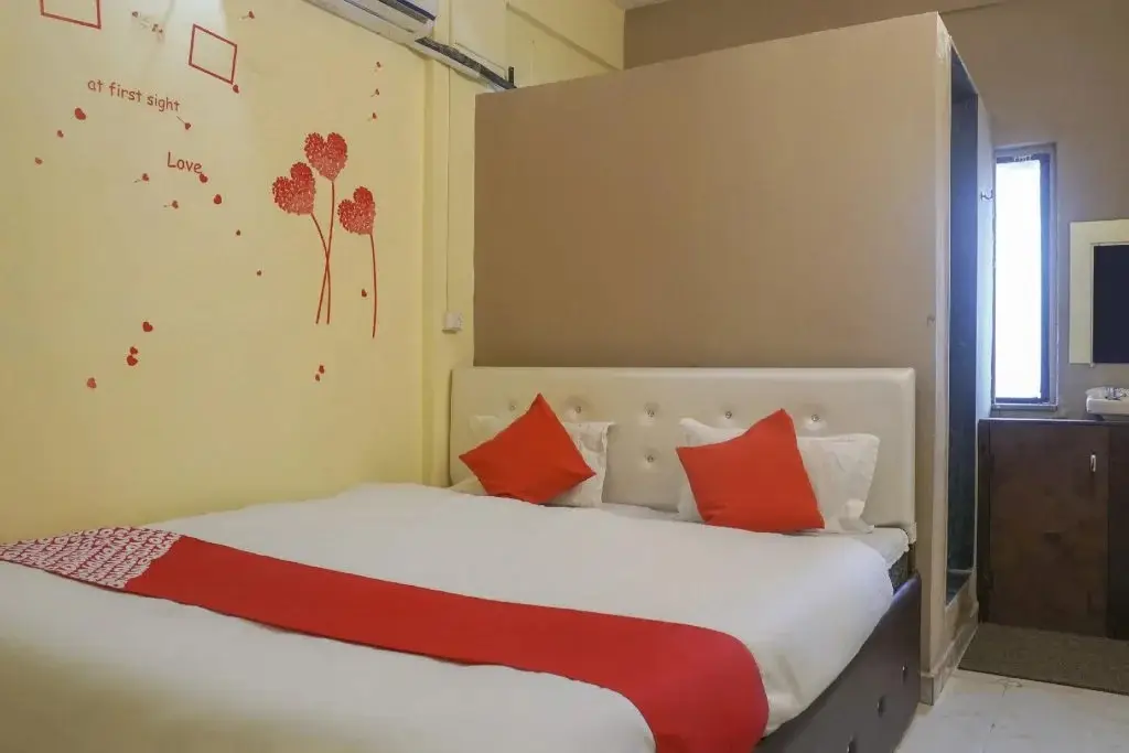 Пимпри-Чинчвад: R K Hotel by OYO Rooms