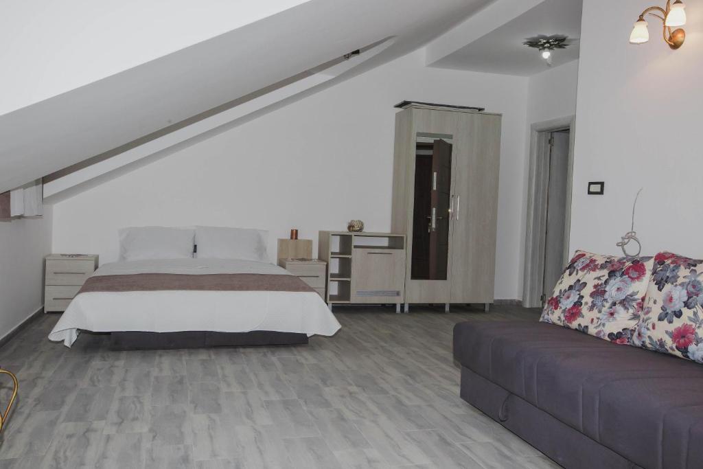 Цетине: Hotel Dapčević