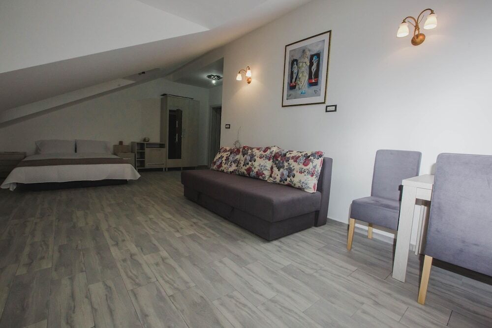 Цетине: Hotel Dapčević