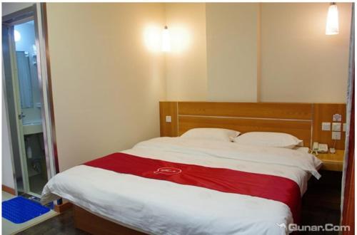 Ксучанг: Thank Inn Chain Hotel Henan Xuchang Xiangyang Road