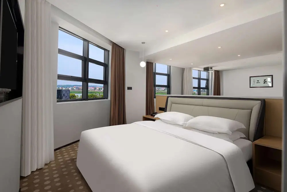 Юэян: Microtel by Wyndham Miluo Downtown Hotel