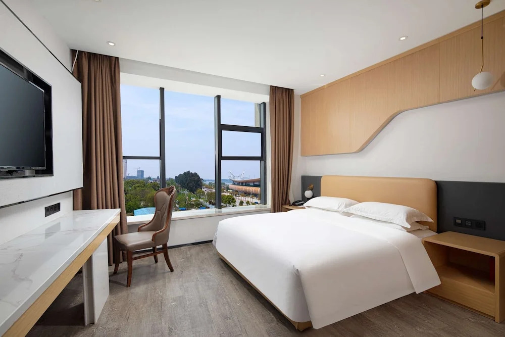 Юэян: Microtel by Wyndham Miluo Downtown Hotel