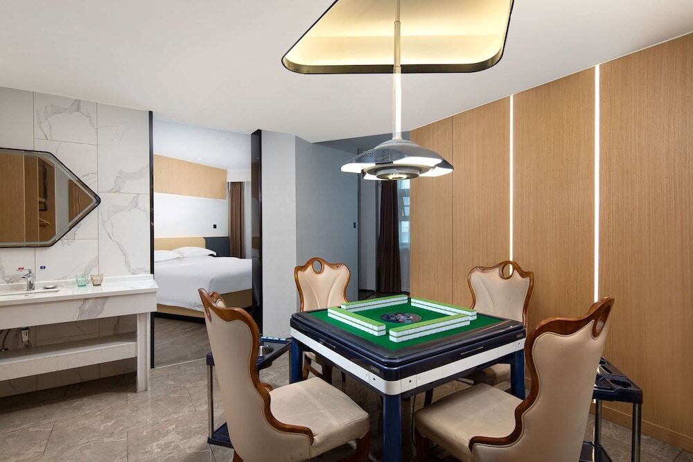 Юэян: Microtel by Wyndham Miluo Downtown Hotel
