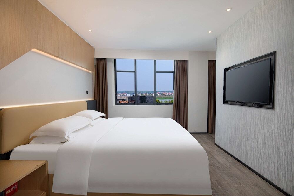 Юэян: Microtel by Wyndham Miluo Downtown Hotel