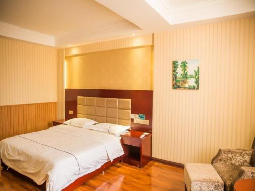 GreenTree Inn Jiayuguan Xinhua South Road Express Hotel — фото 1