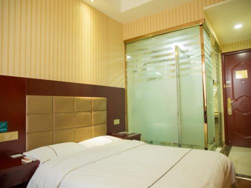 Цзяюйгуань: GreenTree Inn Jiayuguan Xinhua South Road Express Hotel
