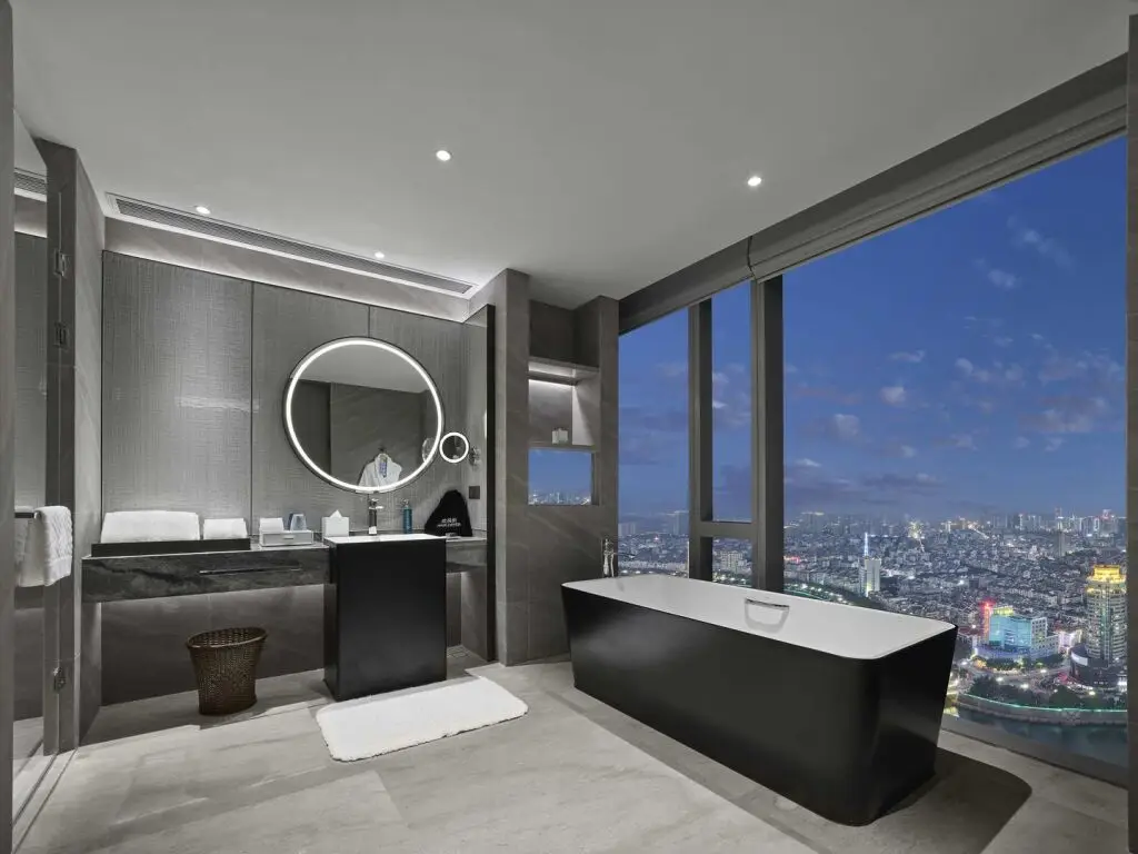 Шаоксинг: Hilton Zhuji