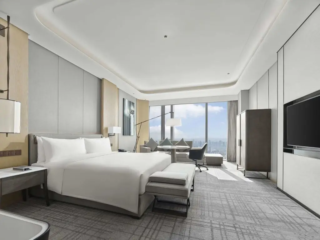 Шаоксинг: Hilton Zhuji