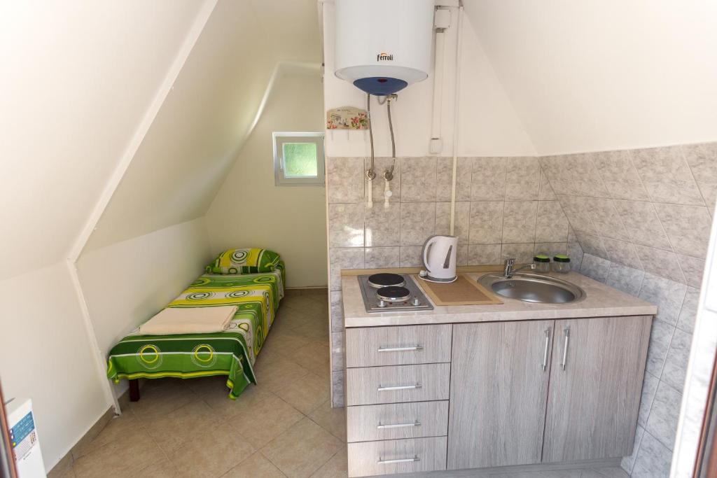 Баошичи: Apartments and Bungalows Mimoza Baošići