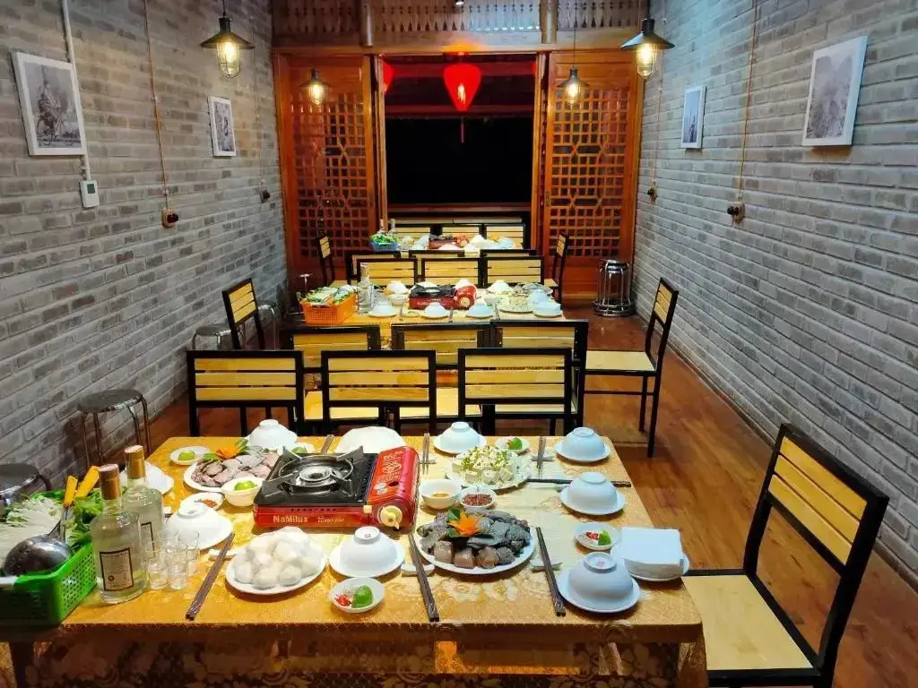 Донг Ван: Ethnic House Lounge bar & hostel