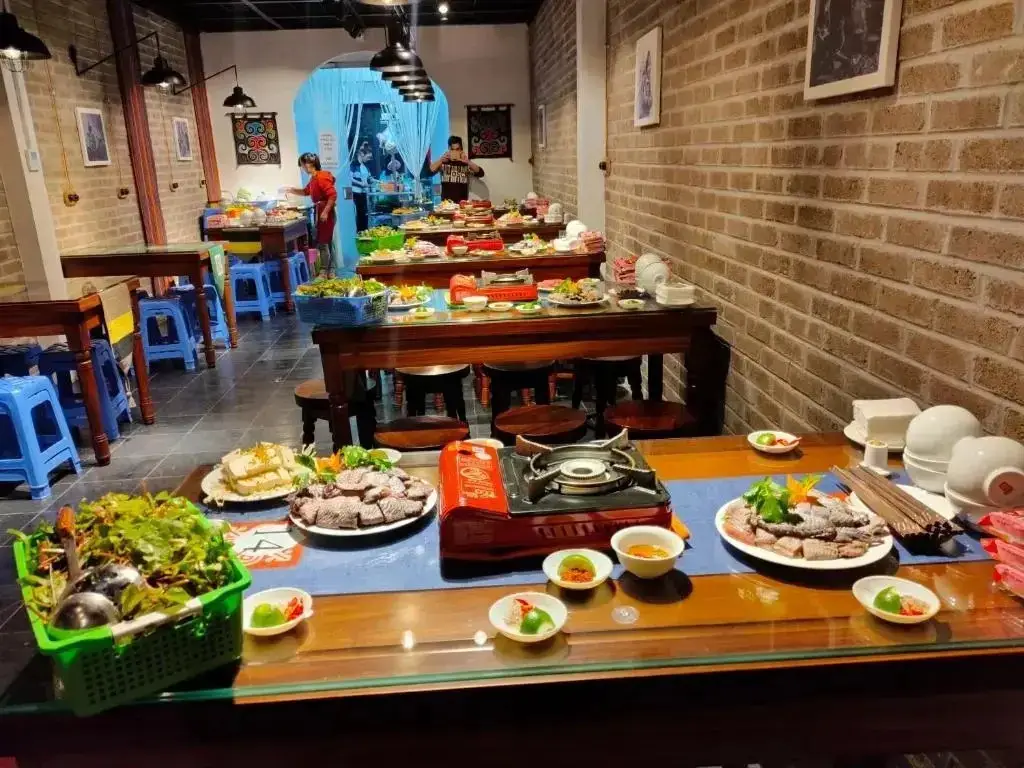 Донг Ван: Ethnic House Lounge bar & hostel