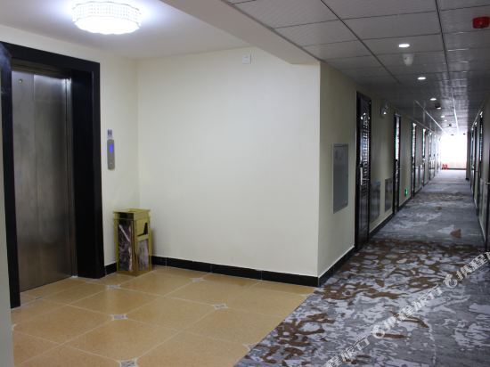 Вэйхай: Super 8 Weihai Ferry Terminal Donghai Road