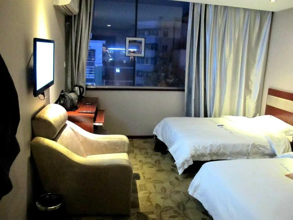 Yichang Haifeng Hotel - Wangjiahe — фото 1