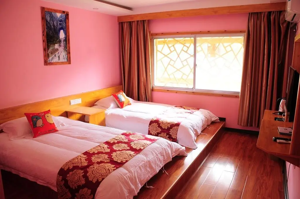 Чжанцзяцзе: Qingfengge Hostel