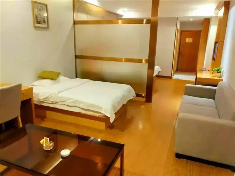 Нинбо: GreenTree Inn Ningbo Hangzhou Wan New District Lishi Square Business Hotel
